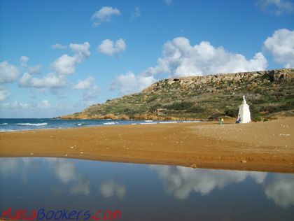 Ramla il-Hamra in Gozo